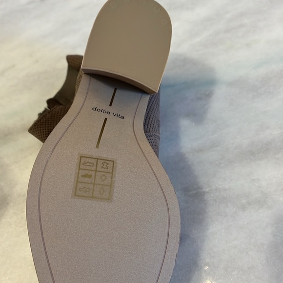 Dolce Vita Asha Ankle Boots Booties 8.5 Perforated Suede Leather Taupe - Picture 6 of 9